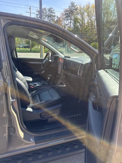 Used 2025 Ford Ranger Lariat w/ Advanced Towing Package AWD/4WD image 19