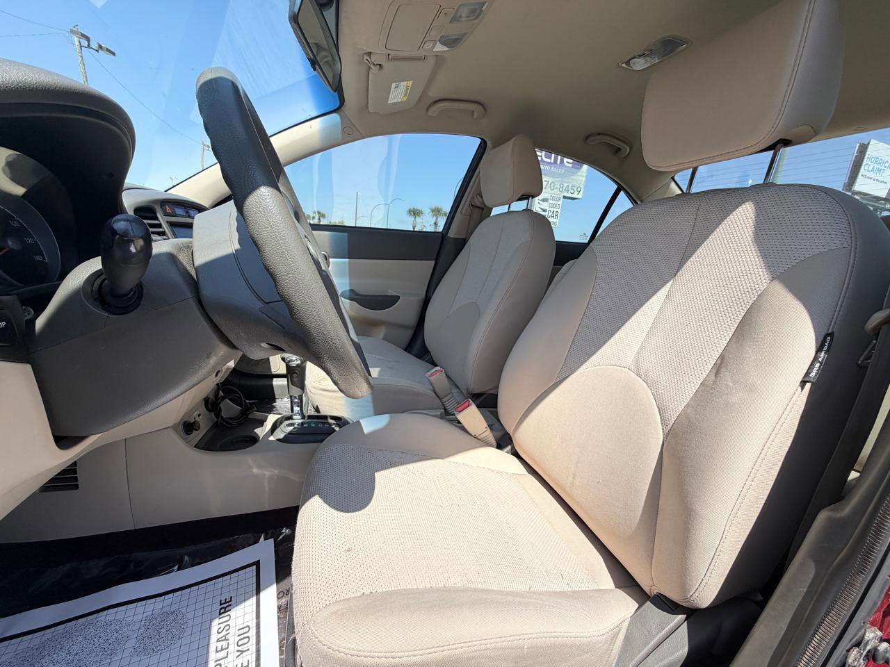 Used 2011 Hyundai Accent GLS image 11