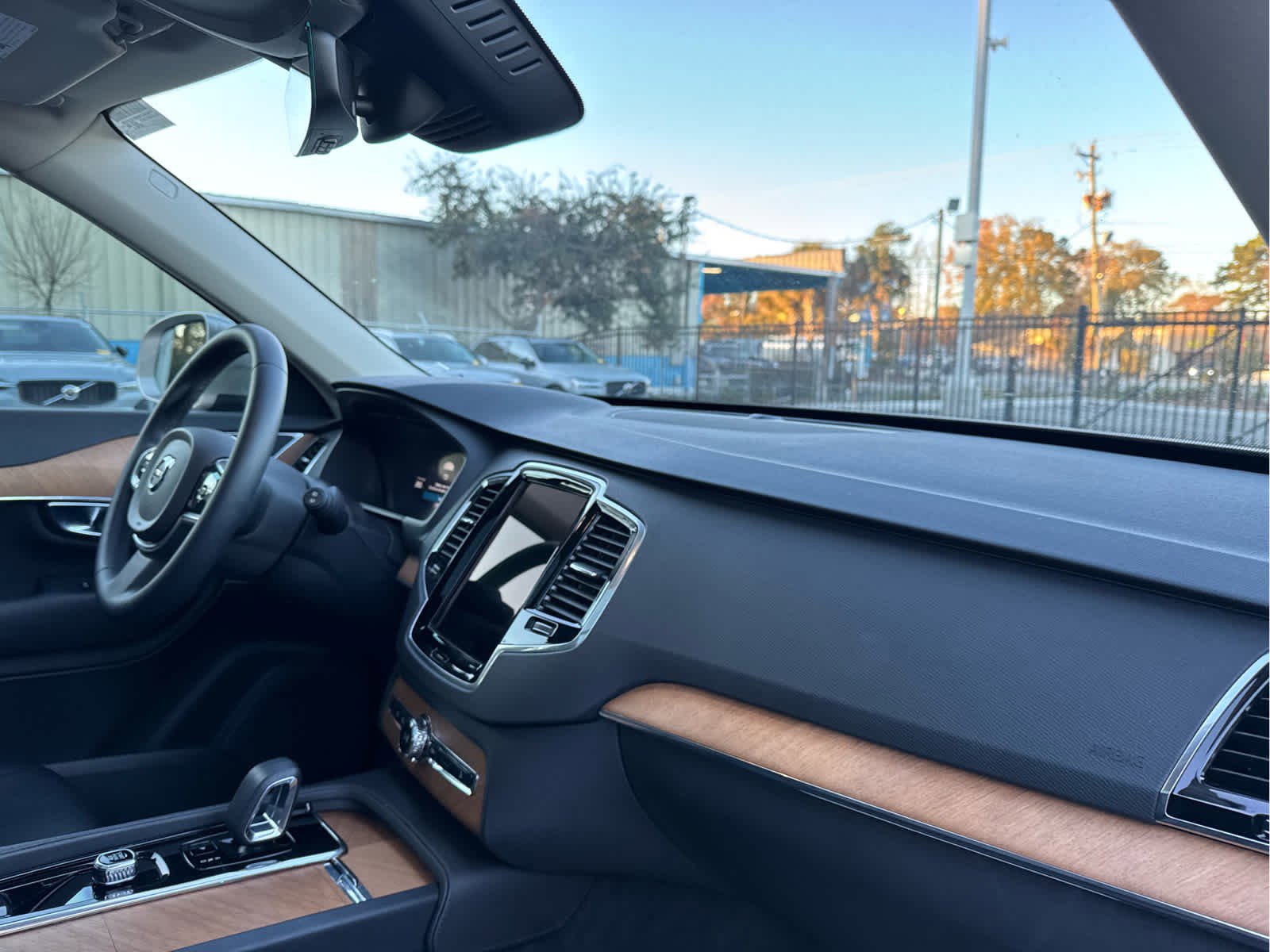 Certified 2023 Volvo XC90 B6 Plus w/ Protection Package Premier image 23