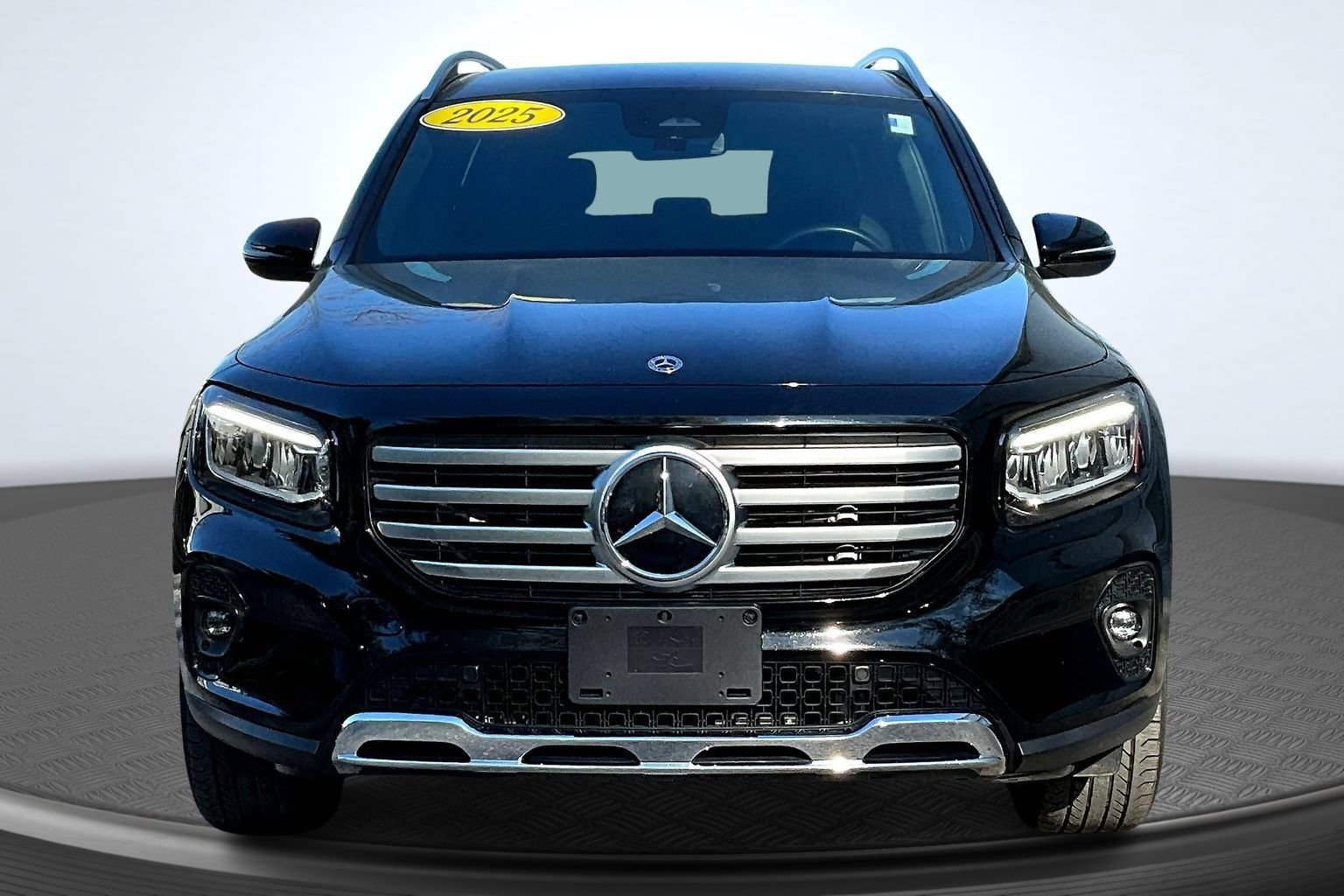 Used 2025 Mercedes-Benz GLB 250 image 2