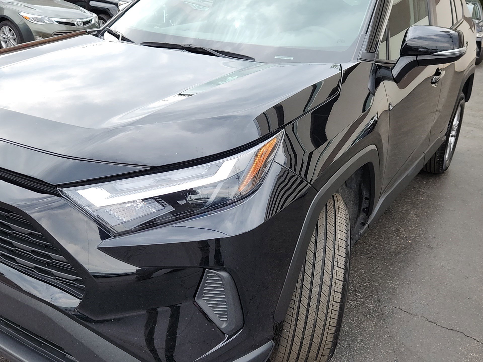 Used 2025 Toyota RAV4 XLE FWD image 9