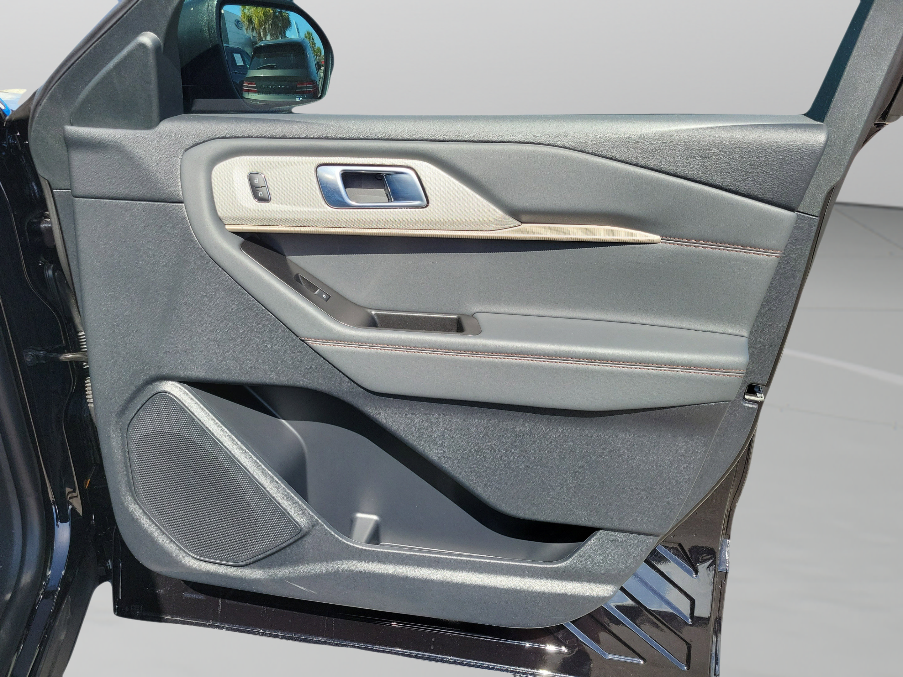 New 2026 Ford Explorer Active w/ Active Comfort Package RWD image 27