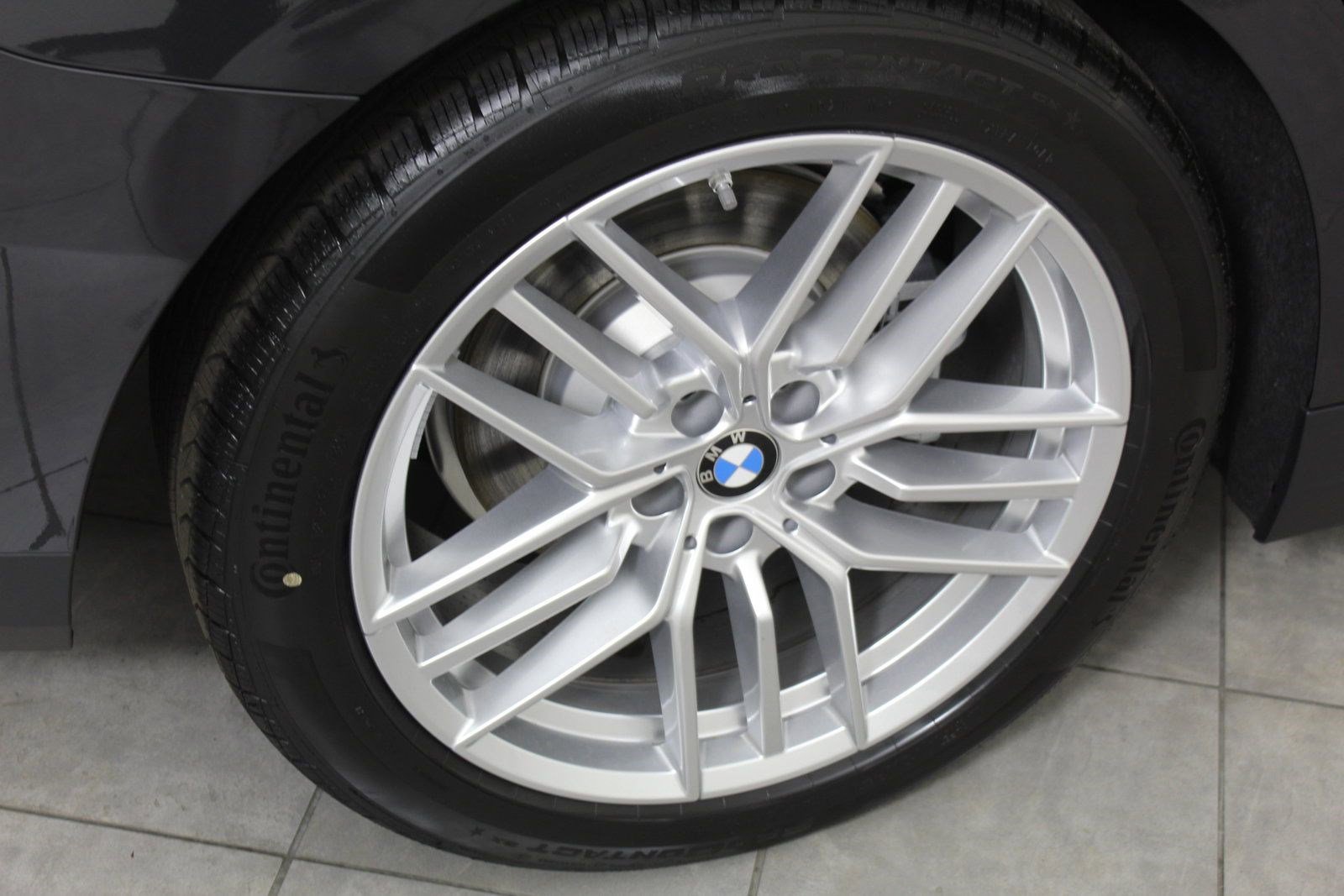 Used 2025 BMW 530i w/ Premium Package image 10