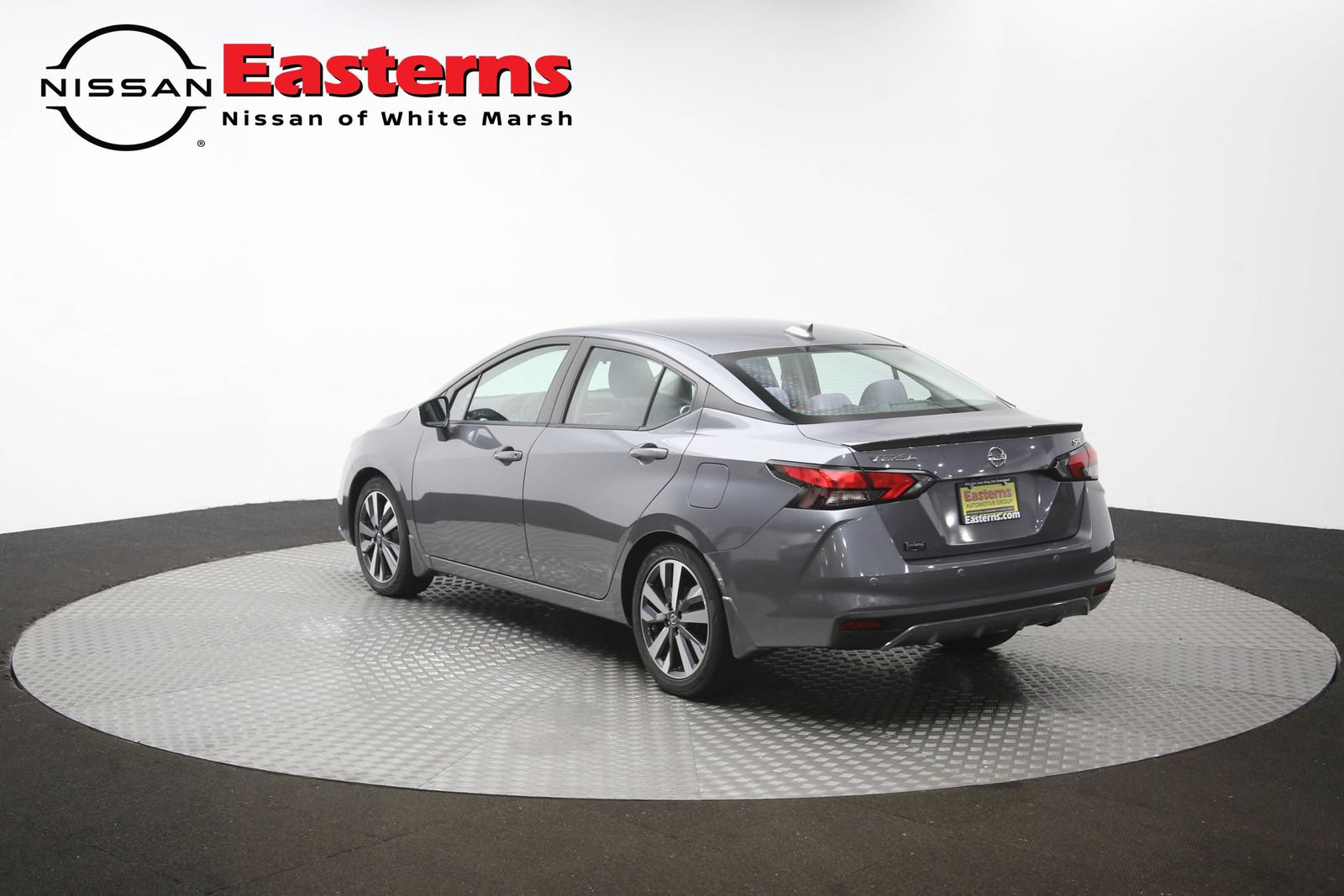 Used 2021 Nissan Versa SR FWD image 63