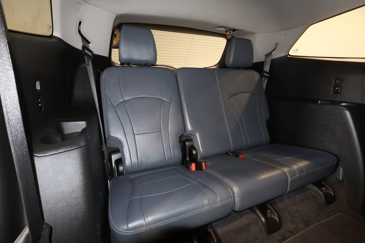 Used 2019 Buick Enclave Essence FWD image 17
