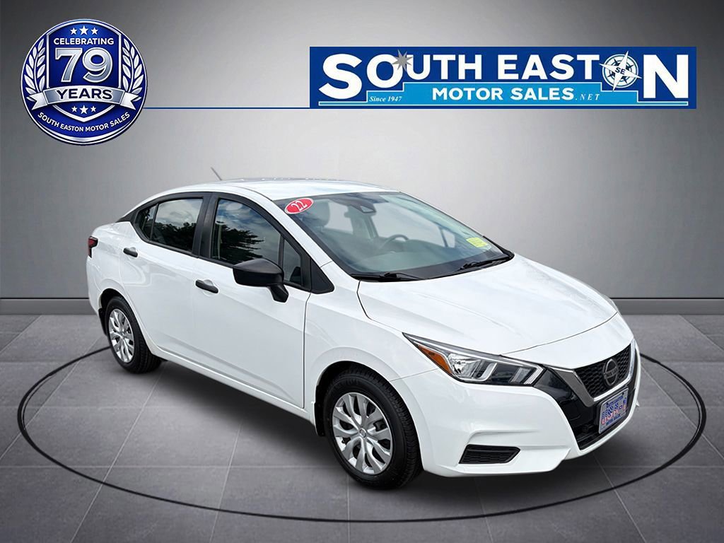 Used 2022 Nissan Versa S image 2