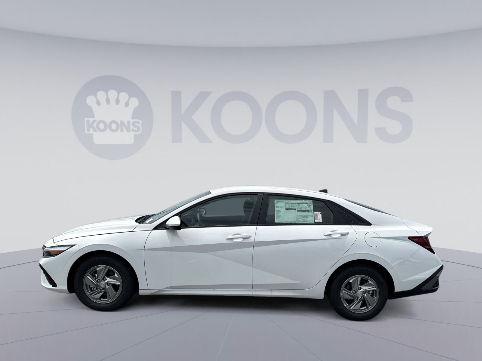 New 2026 Hyundai Elantra SE FWD image 2