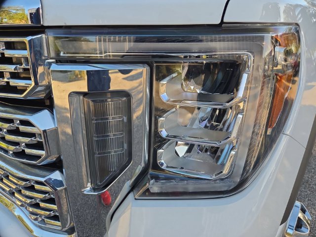 Used 2020 GMC Sierra 3500 Denali w/ Denali Ultimate Package AWD/4WD image 10