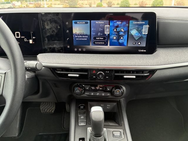 New 2026 Nissan Kicks SV w/ Charging Package FWD image 17