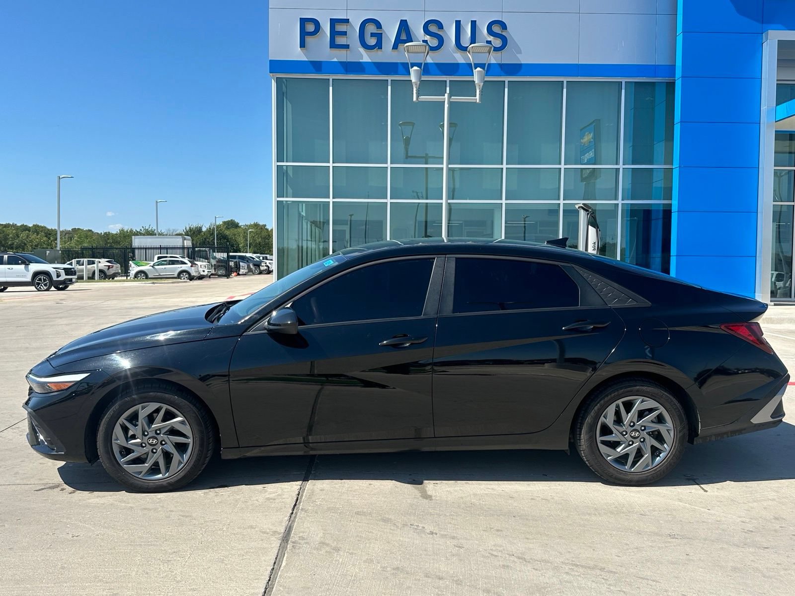 Used 2024 Hyundai Elantra SEL FWD video 2
