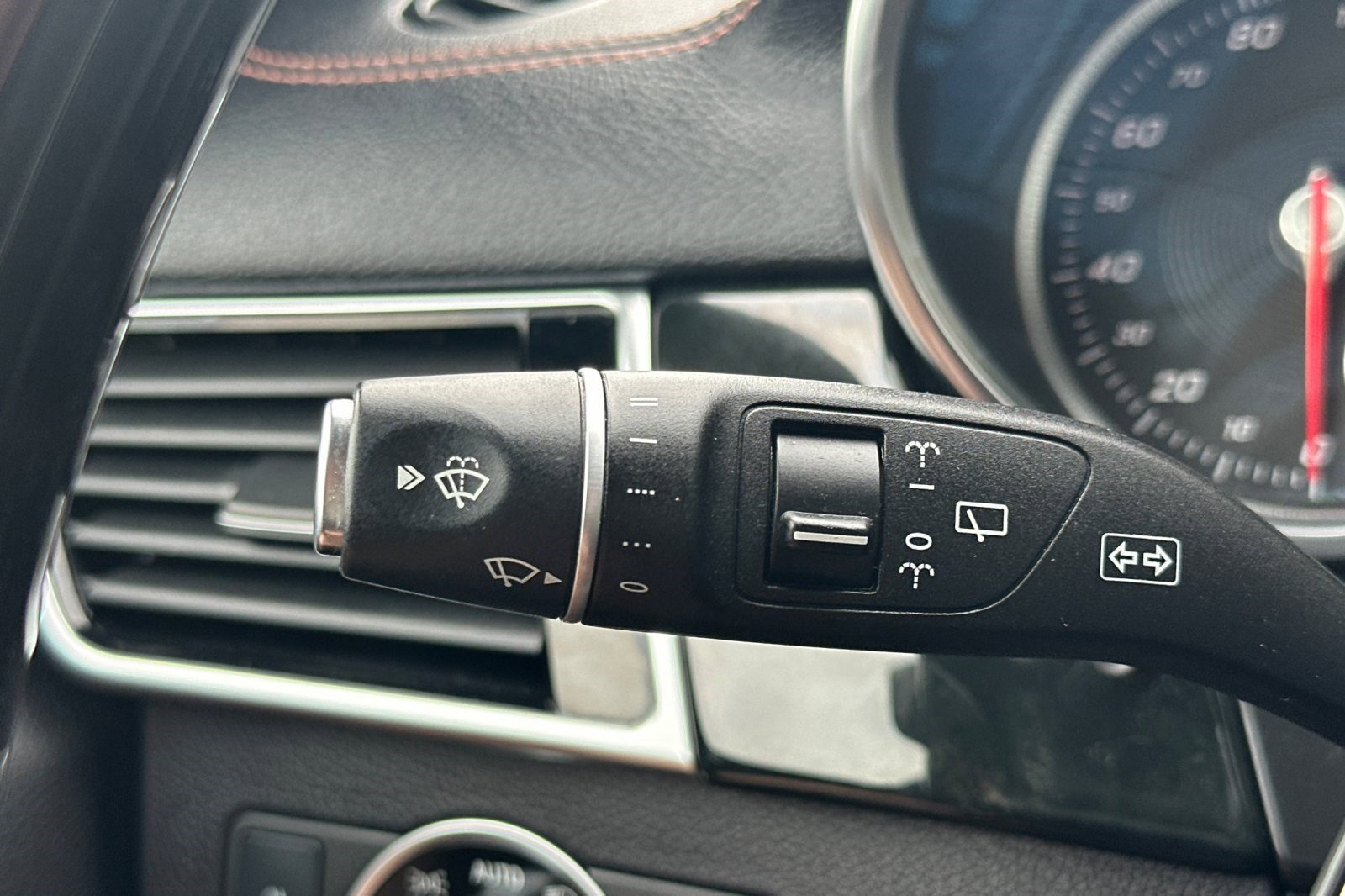 Used 2018 Mercedes-Benz GLS 550 4MATIC image 31