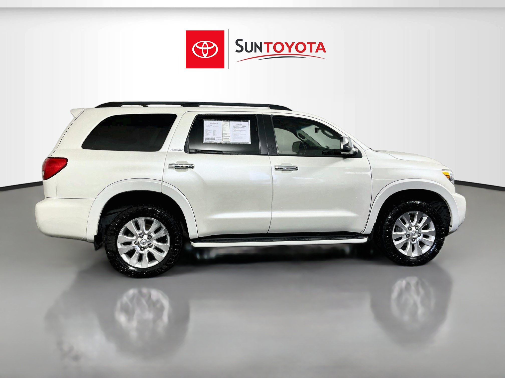 Used 2017 Toyota Sequoia Platinum AWD/4WD image 2