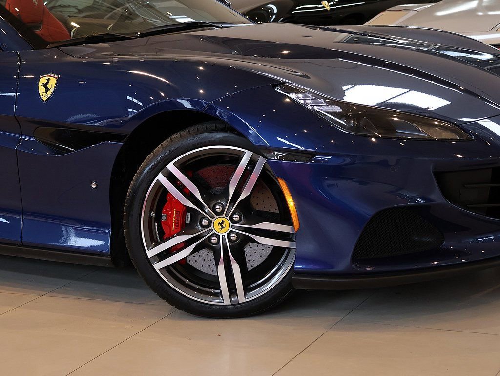 Certified 2022 Ferrari Portofino M image 9