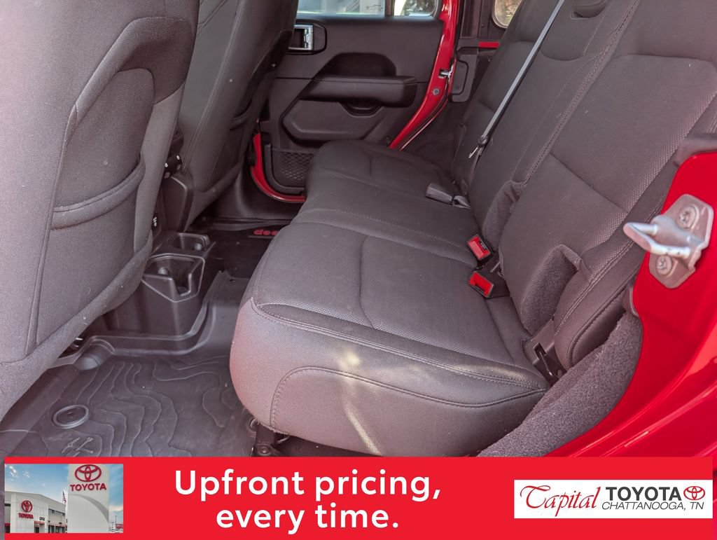 Used 2019 Jeep Wrangler Unlimited Sahara AWD/4WD image 11
