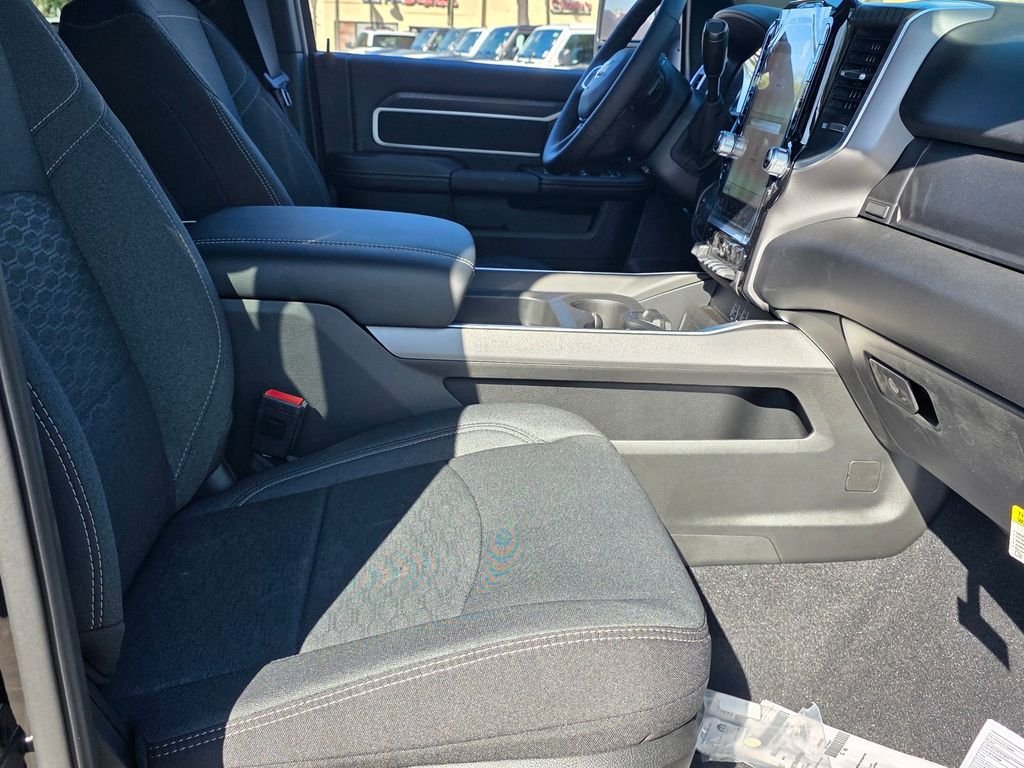 New 2026 RAM 2500 Big Horn AWD/4WD image 13