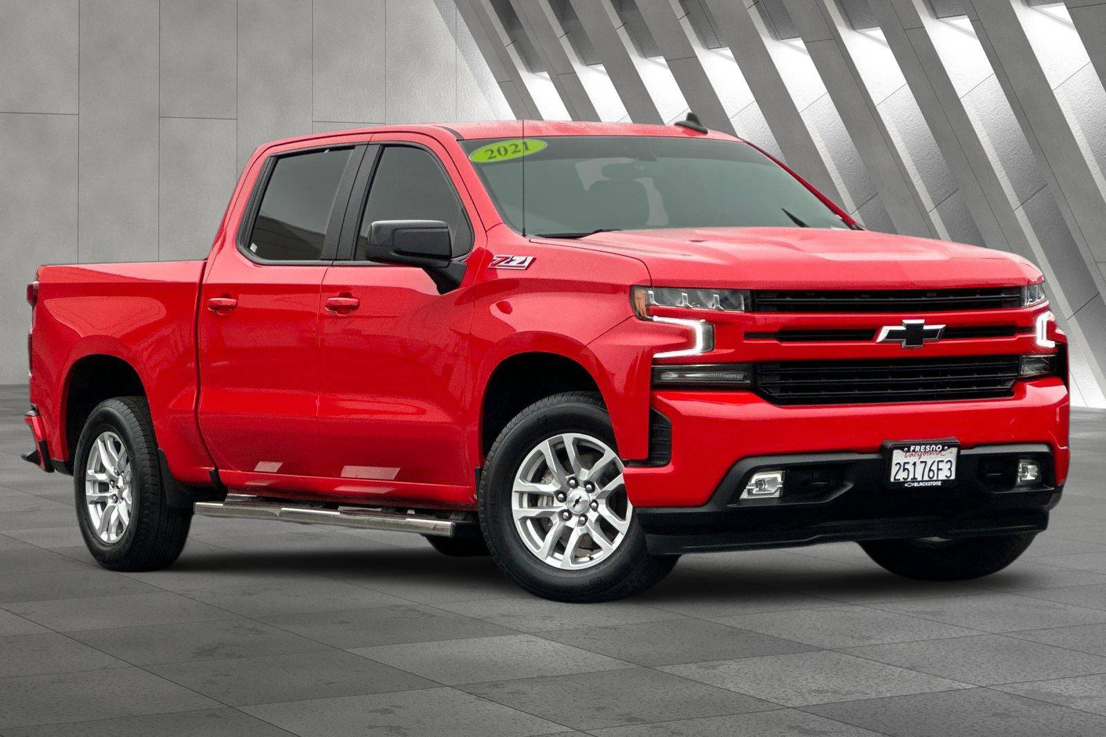 Used 2021 Chevrolet Silverado 1500 RST image 2