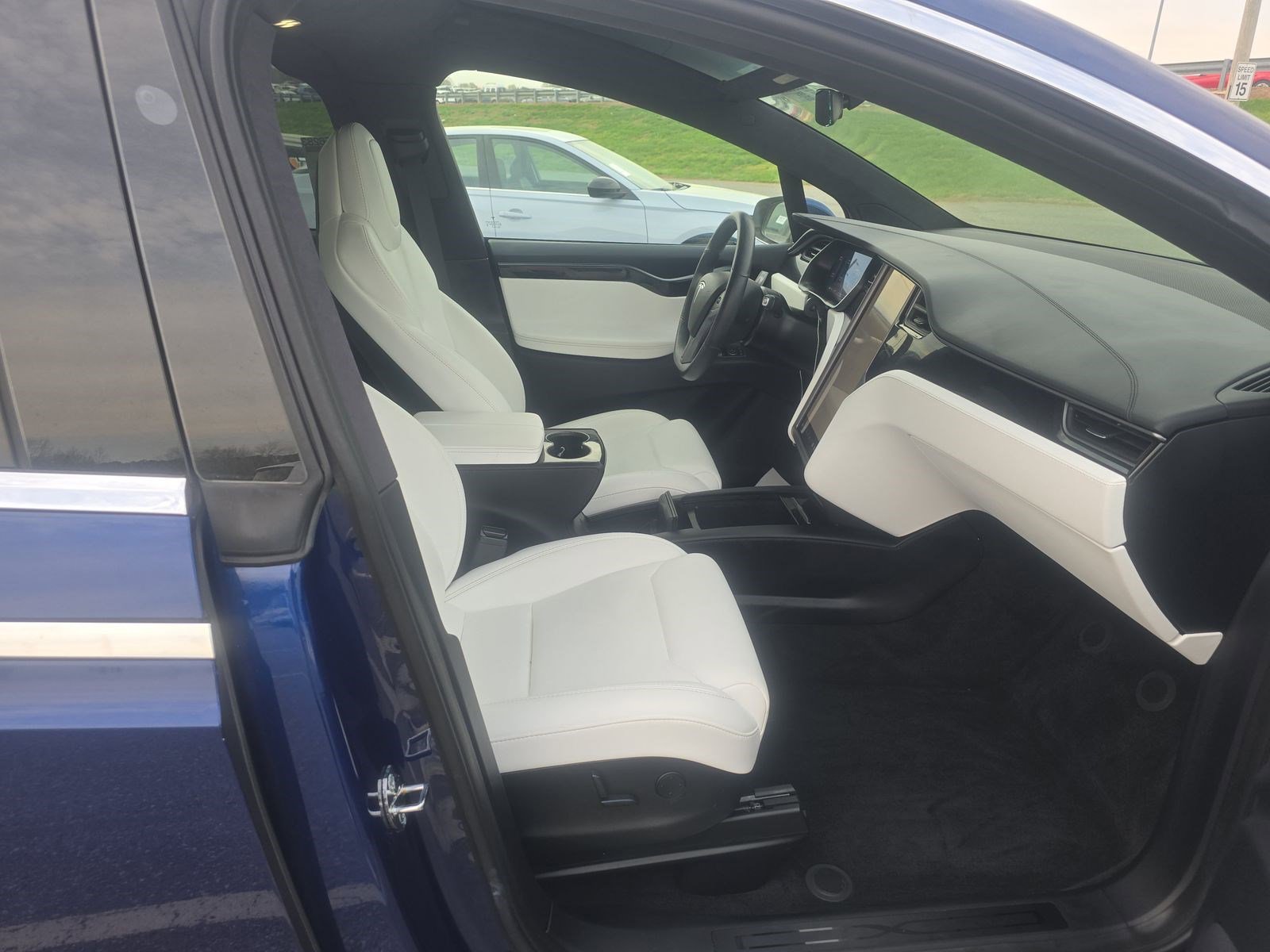 Used 2019 Tesla Model X Long Range image 9