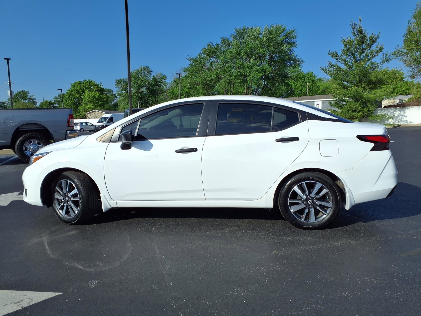 Used 2024 Nissan Versa S w/ S Plus Package image 24
