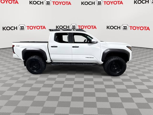 New 2025 Toyota Tacoma TRD Off-Road AWD/4WD image 9