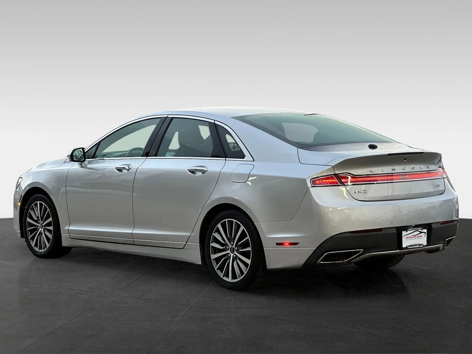 Used 2017 Lincoln MKZ Select w/ Select Plus Package image 5