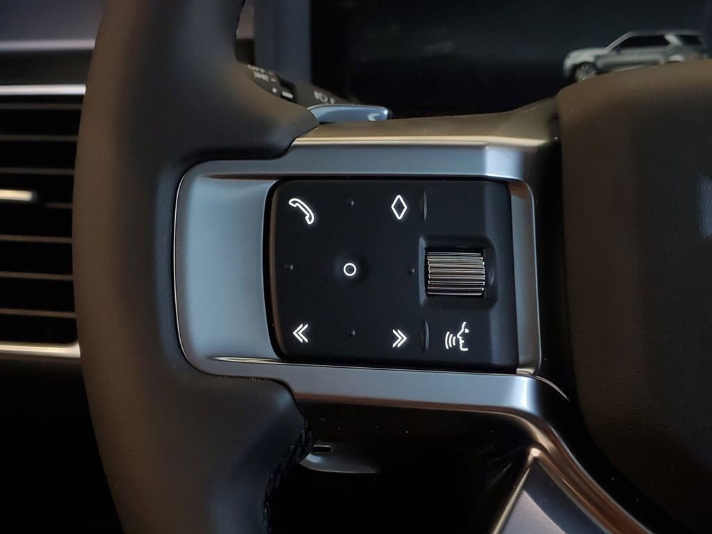 New 2026 Land Rover Discovery Limited Edition image 16