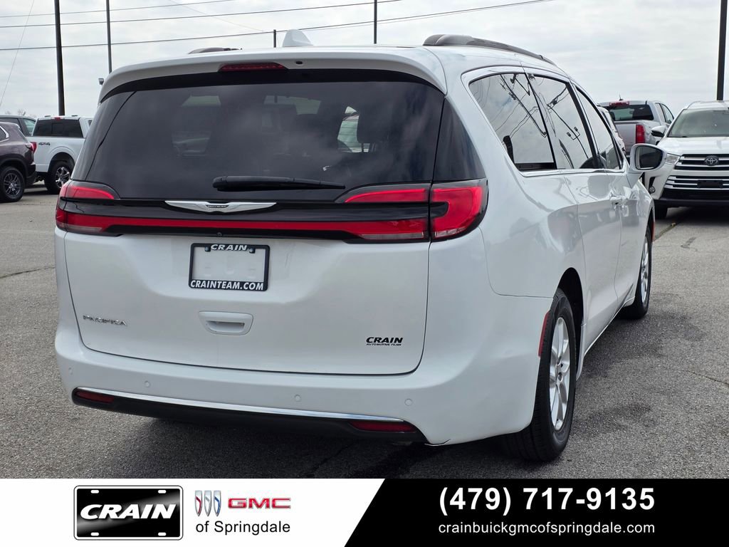 Used 2022 Chrysler Pacifica Touring-L FWD image 8