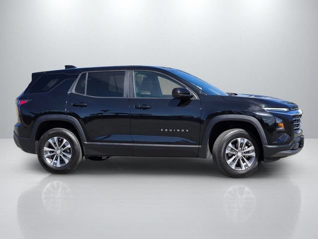 Used 2026 Chevrolet Equinox LT FWD image 3
