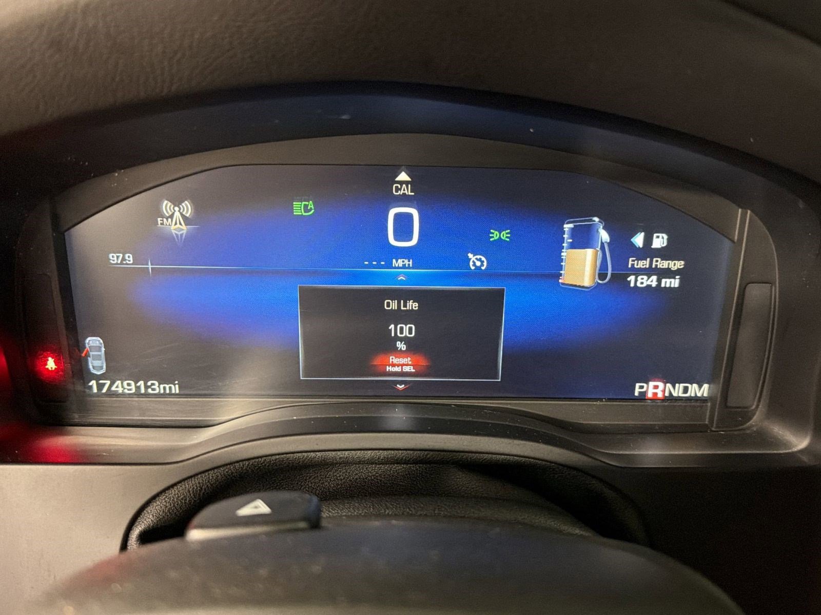 Used 2015 Cadillac Escalade Luxury image 19