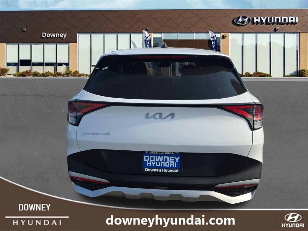 Used 2025 Kia Sportage LX FWD image 4