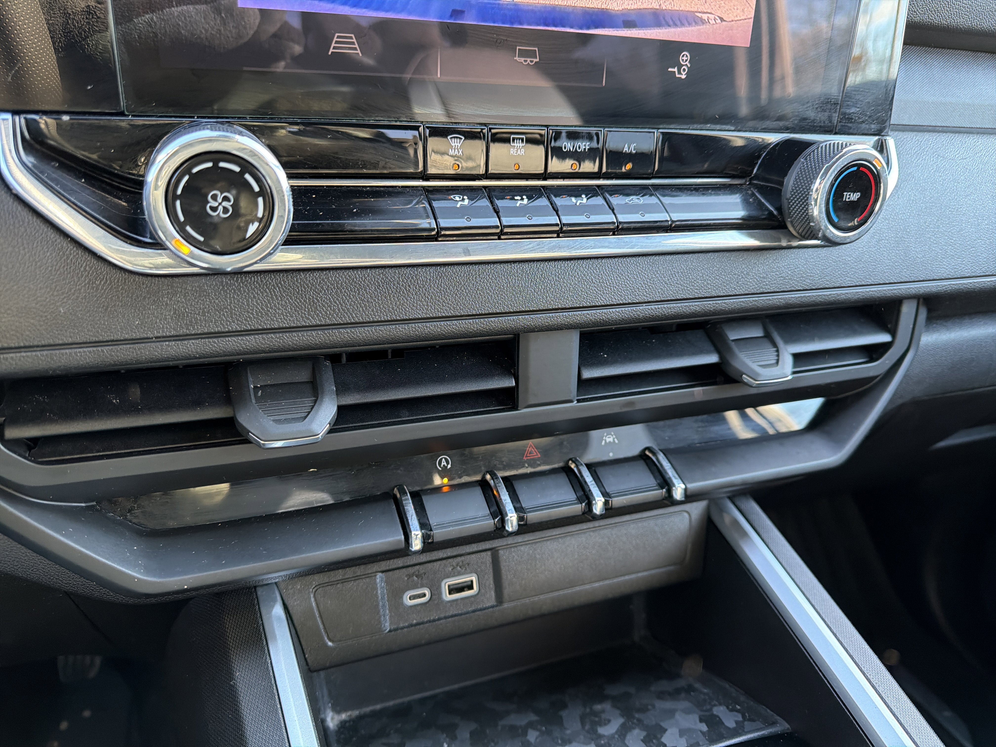 Certified 2024 Chevrolet Colorado Trail Boss w/ Safety Package image 21