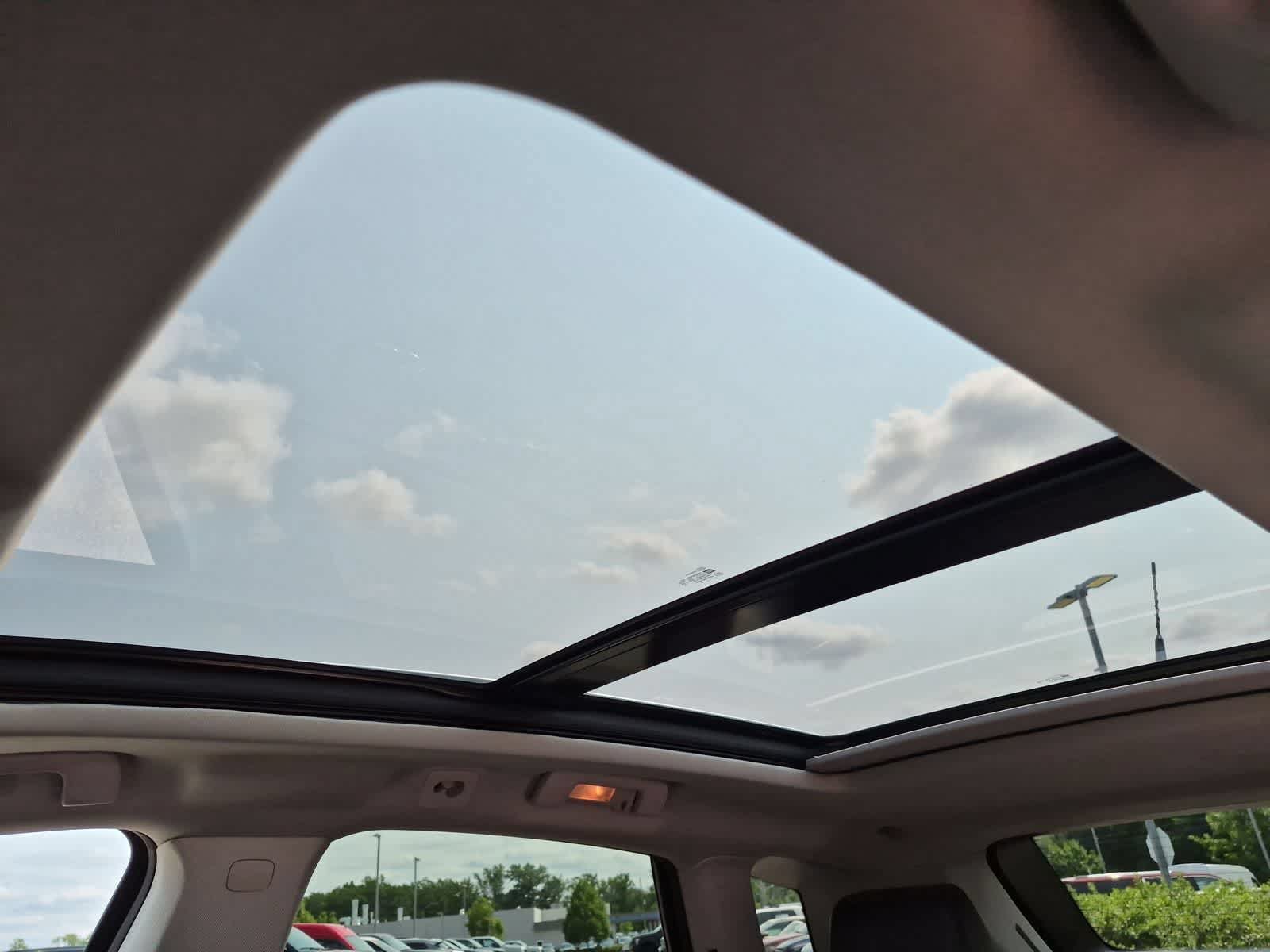 Used 2013 Cadillac SRX Luxury FWD image 19