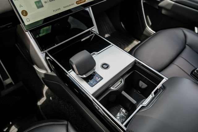 New 2026 Land Rover Range Rover SE AWD/4WD image 32