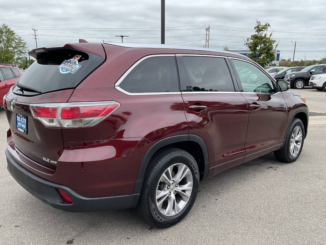 Used 2015 Toyota Highlander XLE AWD/4WD image 7