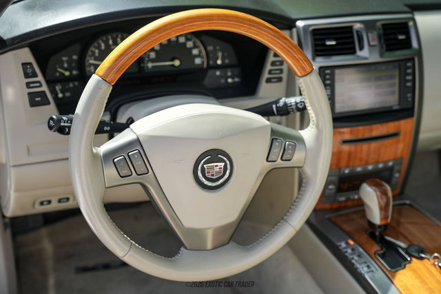 Used 2006 Cadillac XLR RWD image 34