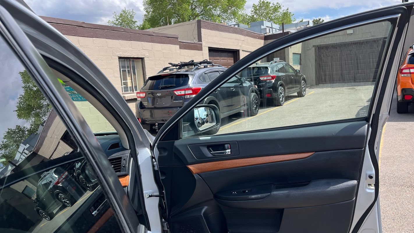 Used 2013 Subaru Outback 2.5i Limited w/ Moonroof Pkg AWD/4WD image 11