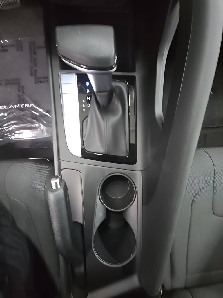 New 2026 Hyundai Elantra SE FWD image 28