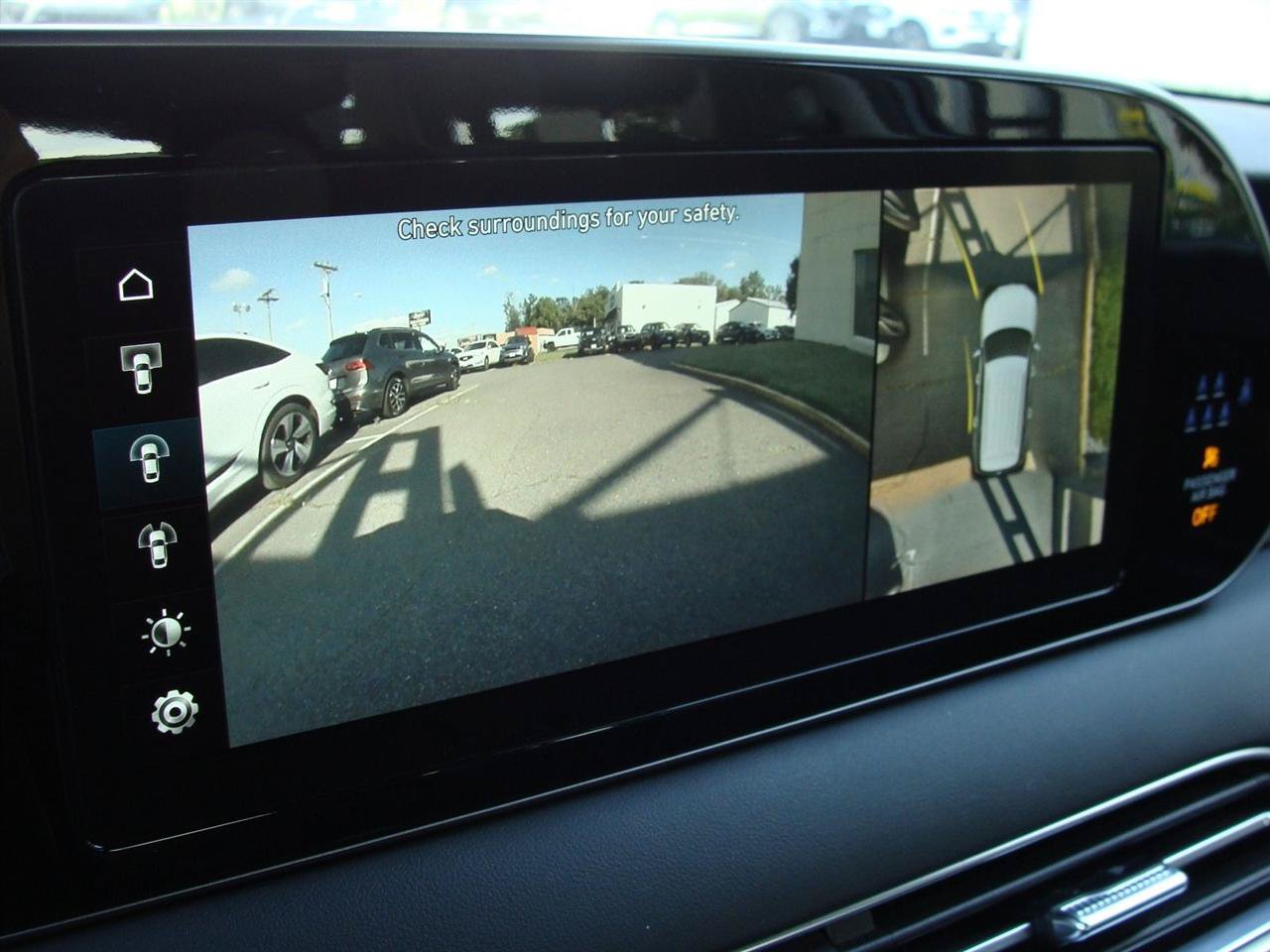 Used 2022 Hyundai Palisade Limited w/ Cargo Package AWD/4WD image 25