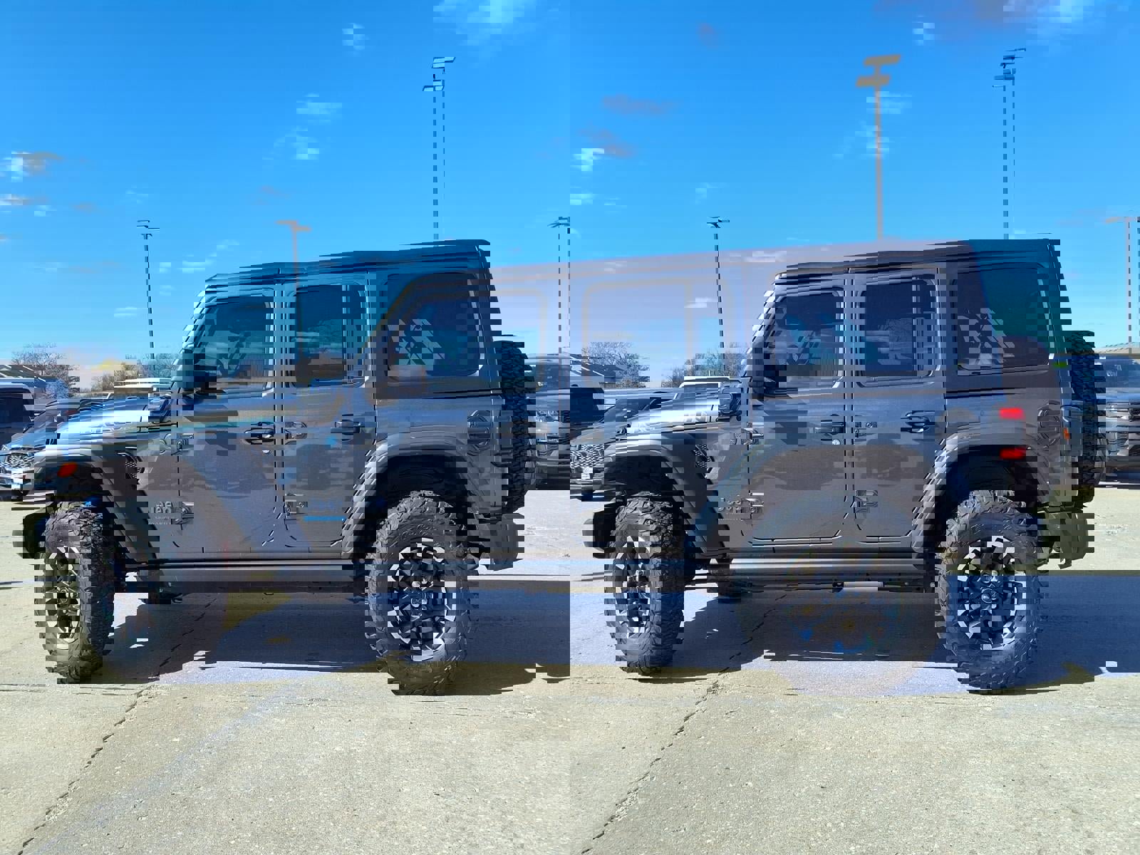 Used 2024 Jeep Wrangler Unlimited Rubicon 4xe w/ Technology Group image 28