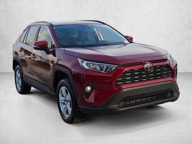 Used 2021 Toyota RAV4 XLE w/ Convenience Package FWD image 3