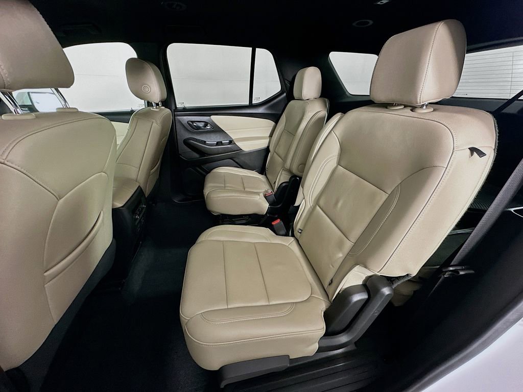 Used 2023 Chevrolet Traverse LT w/ LT Premium Package image 32