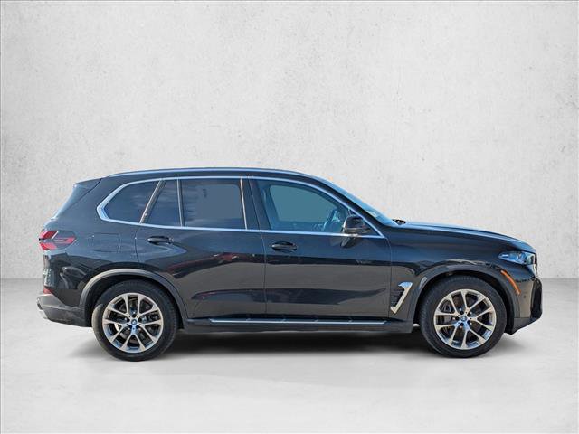 Used 2025 BMW X5 xDrive50e image 4