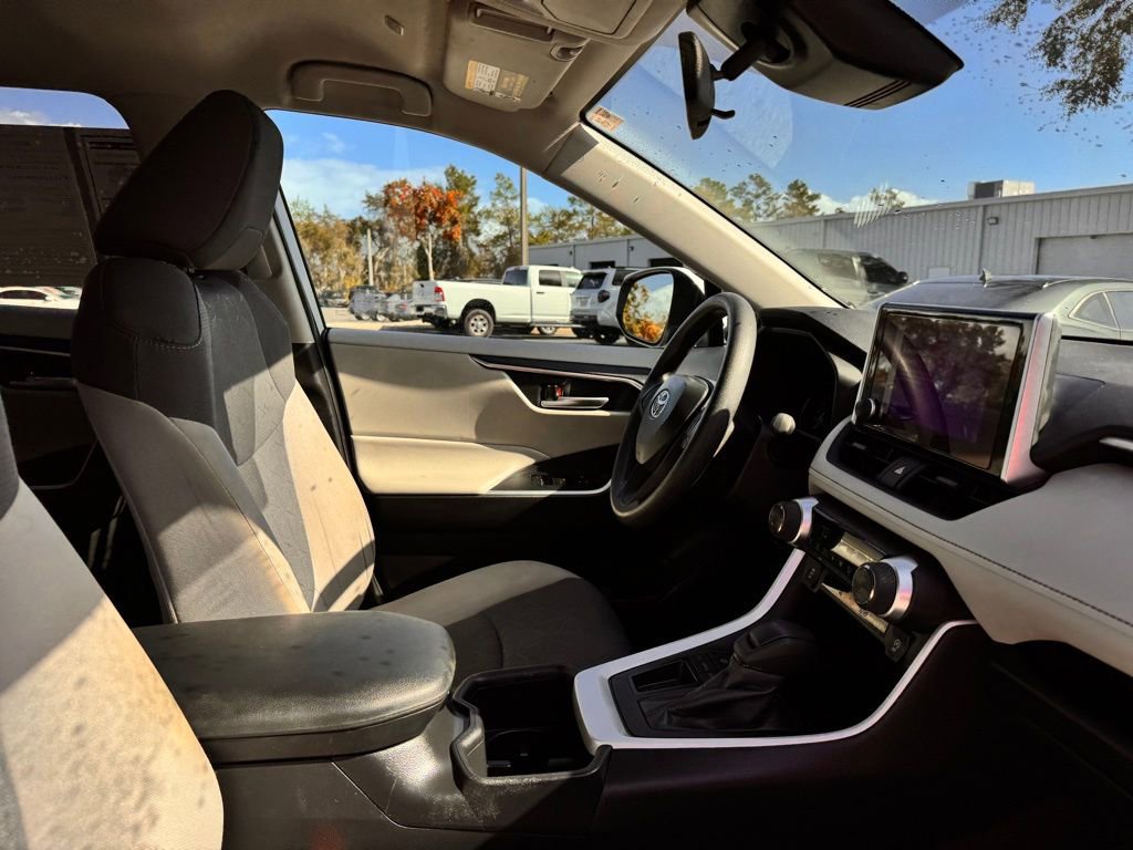 Used 2024 Toyota RAV4 XLE image 28