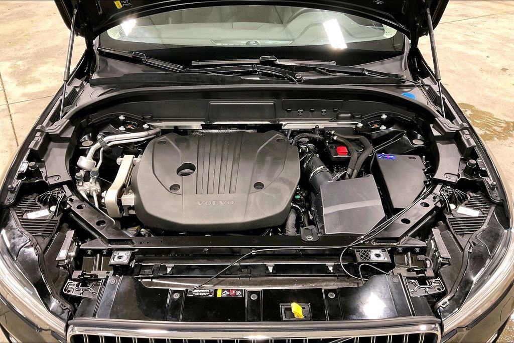 Certified 2023 Volvo XC60 B5 Plus w/ Climate Package AWD/4WD image 30