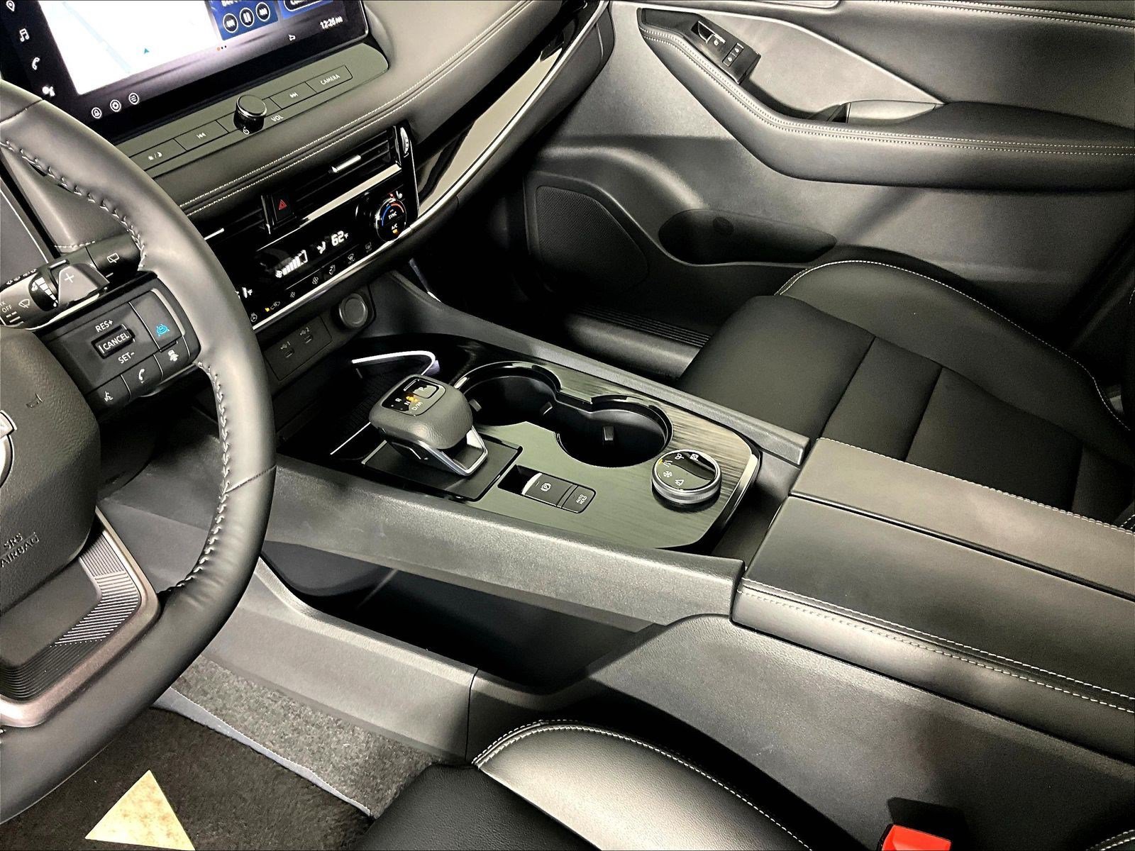 Certified 2025 Nissan Rogue SL AWD/4WD image 18