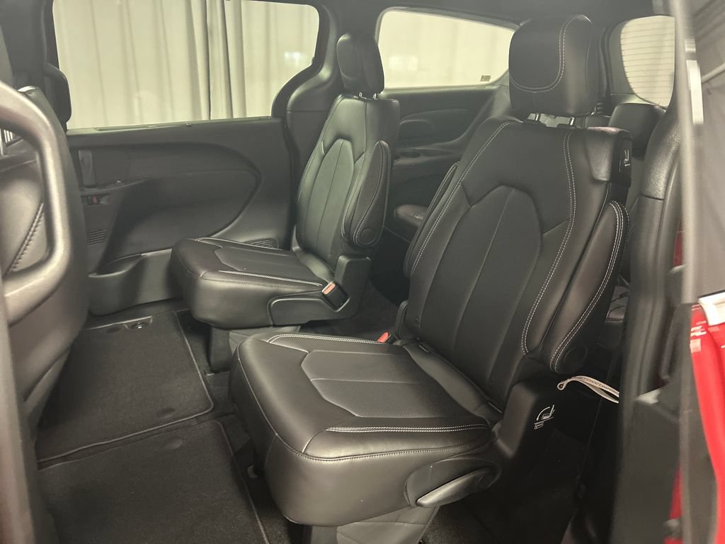 New 2027 Chrysler Pacifica Select FWD image 21