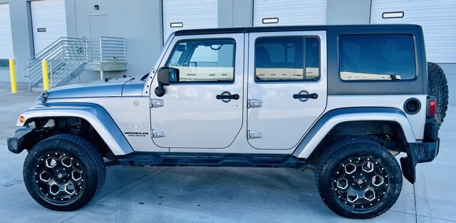 Used 2014 Jeep Wrangler Unlimited Sahara w/ Trailer Tow Group image 2