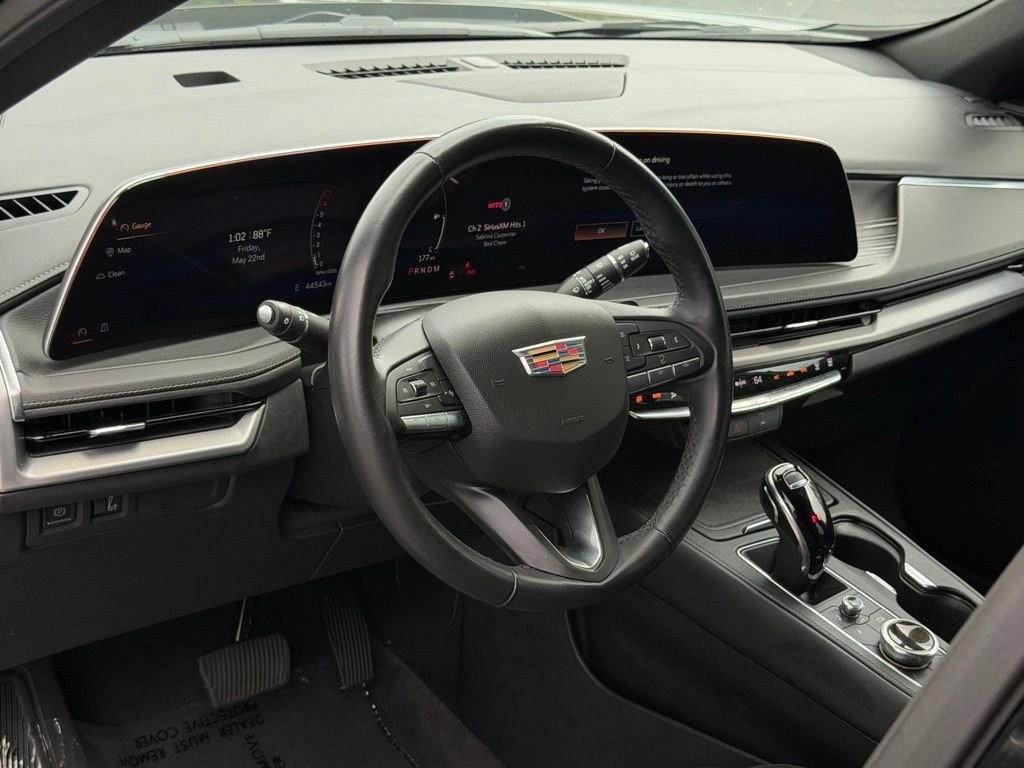 Used 2025 Cadillac XT4 Premium Luxury FWD image 11