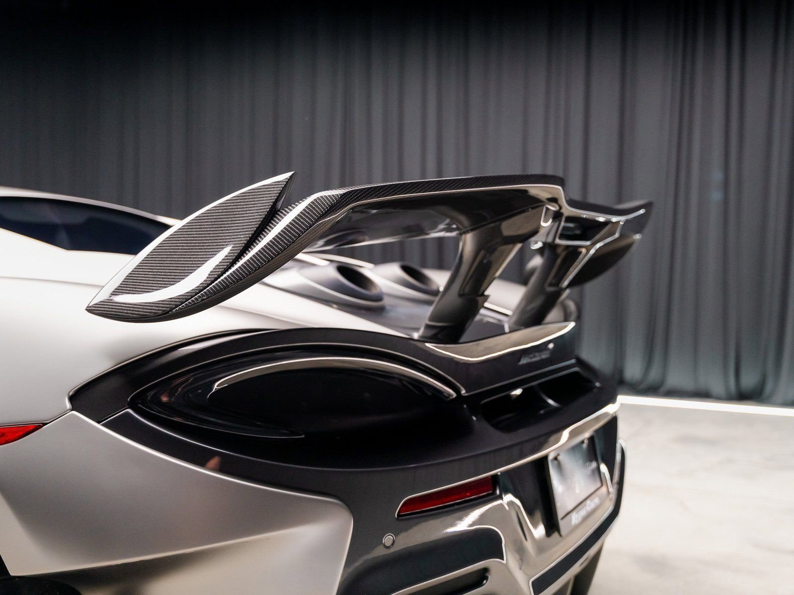Used 2019 McLaren 600LT RWD image 4