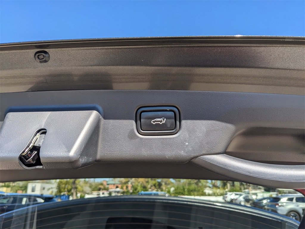 Certified 2023 Kia Niro SX Touring image 14