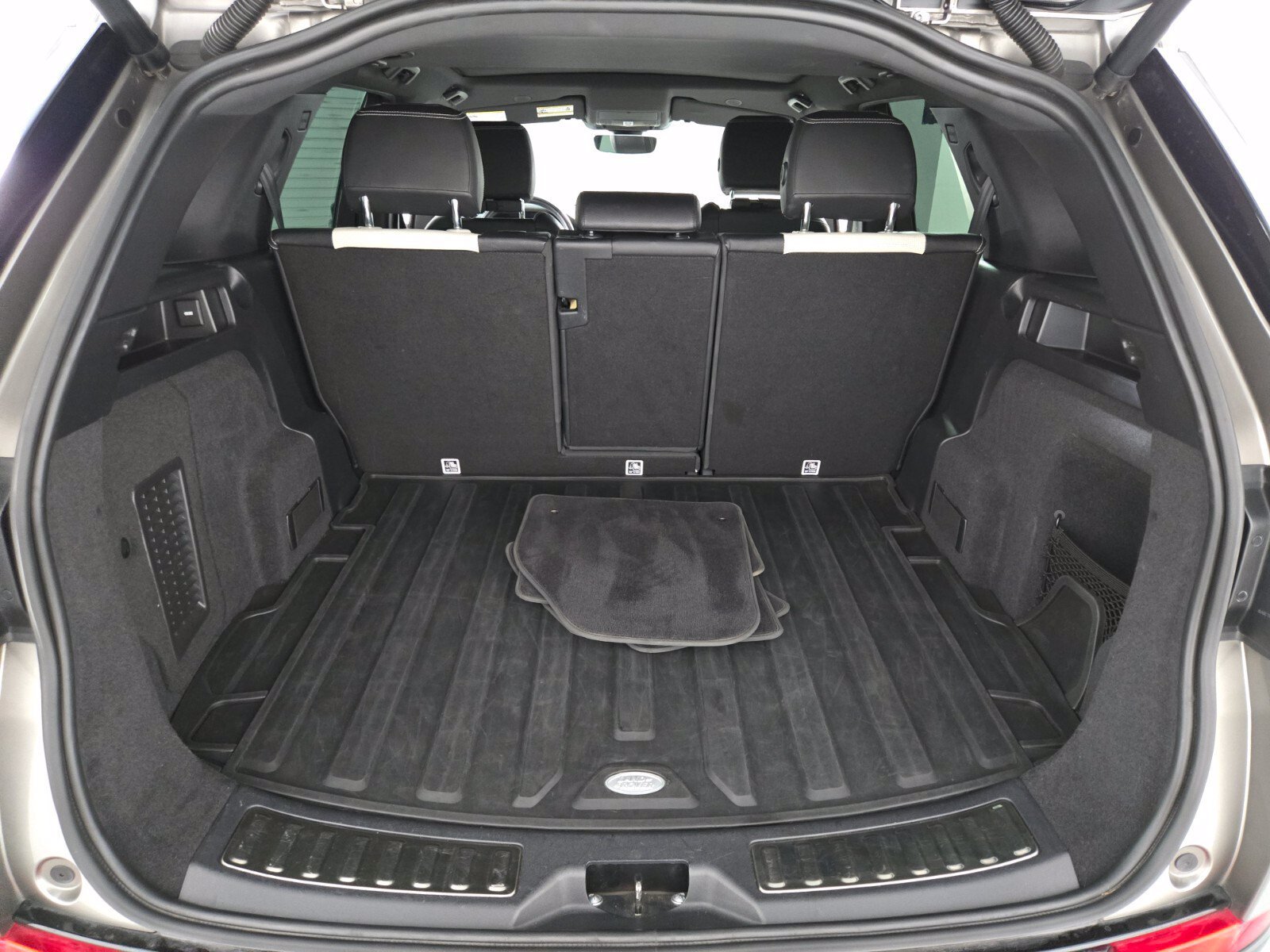 Used 2022 Land Rover Discovery Sport SE R-Dynamic AWD/4WD image 15